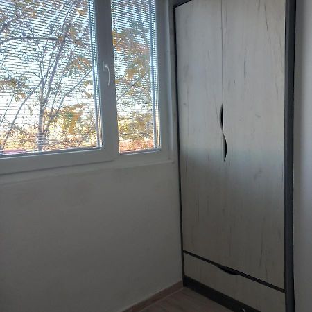Lovely 1- Bedroom Condo Close To Downtown Skopje Eksteriør bilde