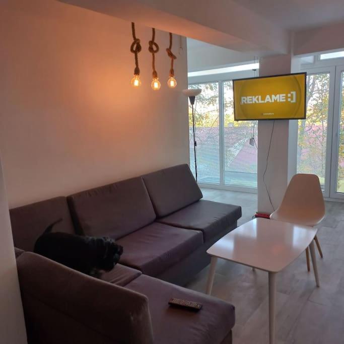 Lovely 1- Bedroom Condo Close To Downtown Skopje Eksteriør bilde