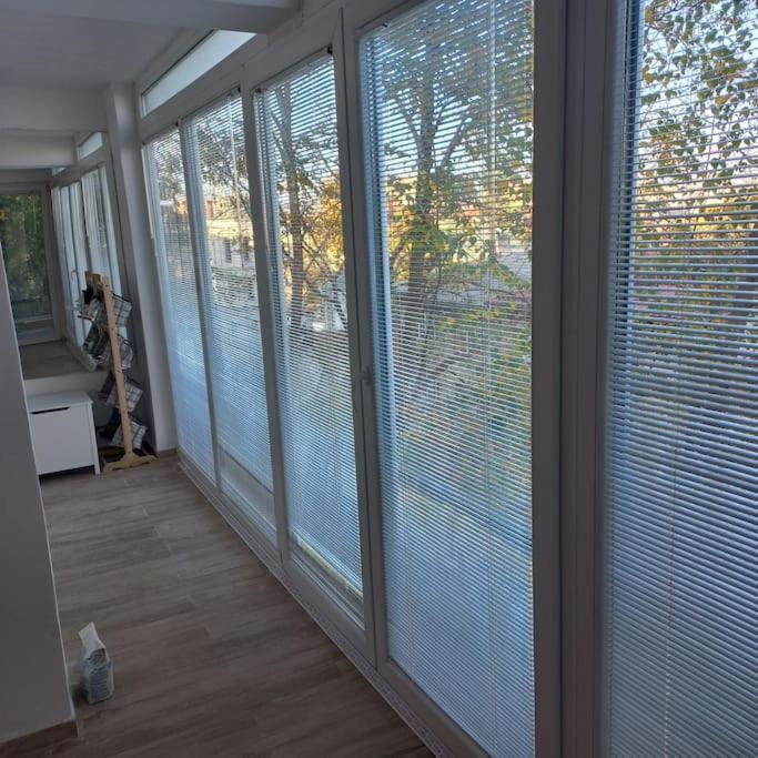 Lovely 1- Bedroom Condo Close To Downtown Skopje Eksteriør bilde