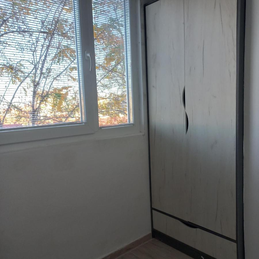 Lovely 1- Bedroom Condo Close To Downtown Skopje Eksteriør bilde